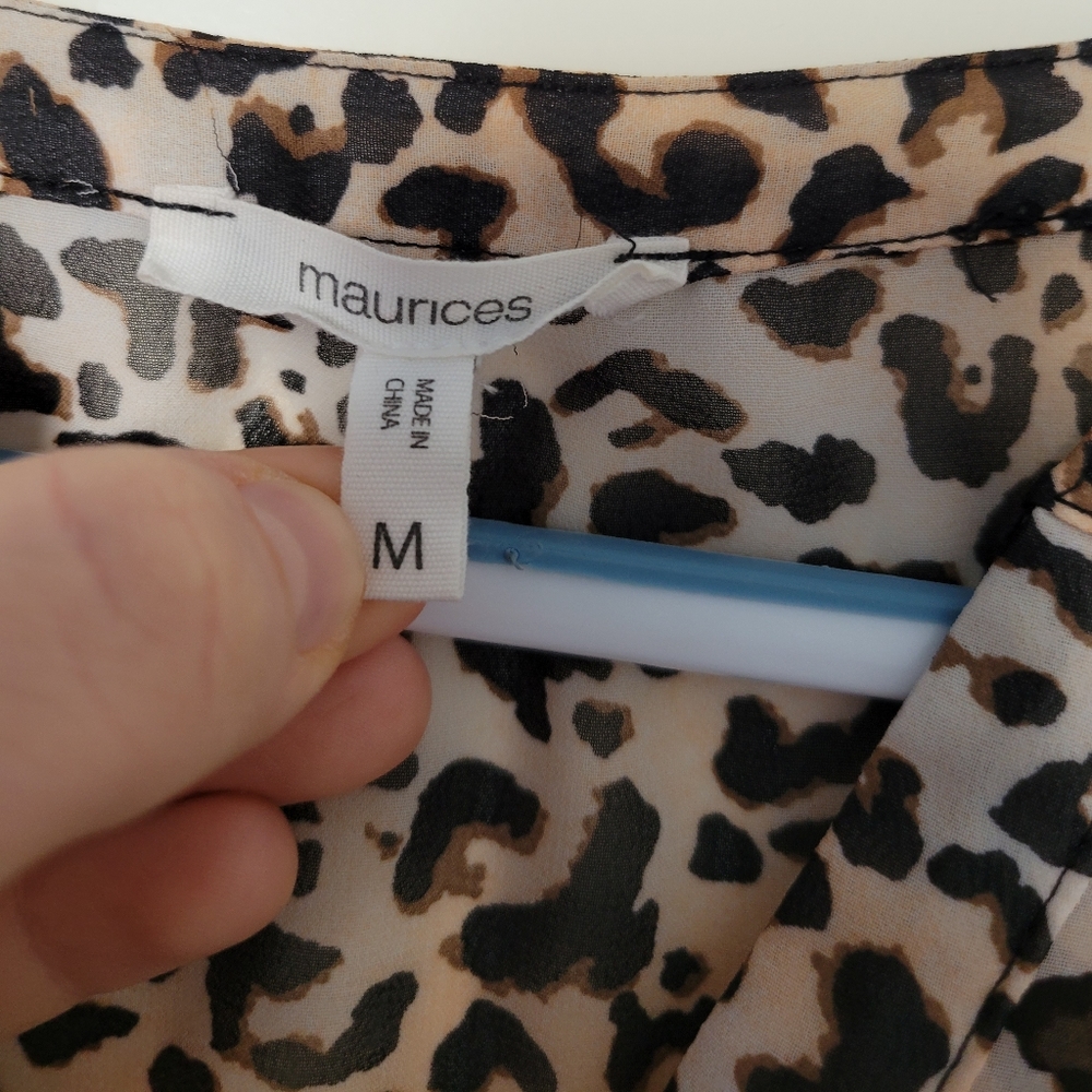High-Low Leopard Print Top - Picture 5 of 10